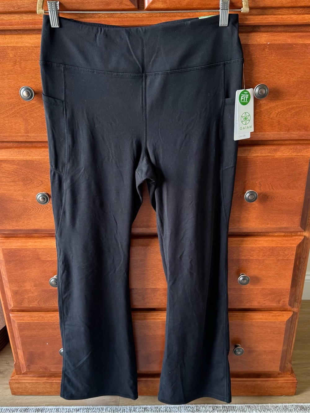 GAIAM OM Highrise Yoga  Pant In Black With  Side Pockets